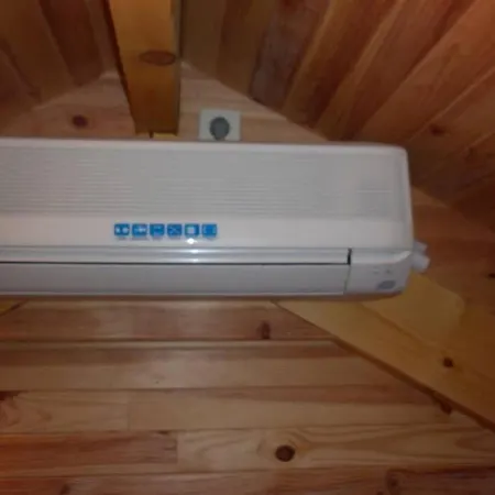 Chalet La Au Fond Du Jardin